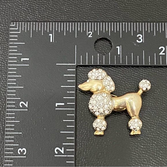 Vintage Unsigned Gold-tone Bling Rhinestones Poodle Dog Figural Brooch 15.6g - Picture 6 of 12